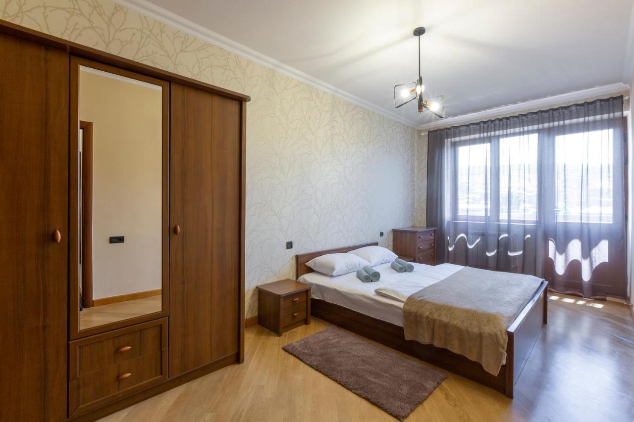 Umba Apartment N4 - Balcony And Mount Ararat View เยเรวาน ภายนอก รูปภาพ